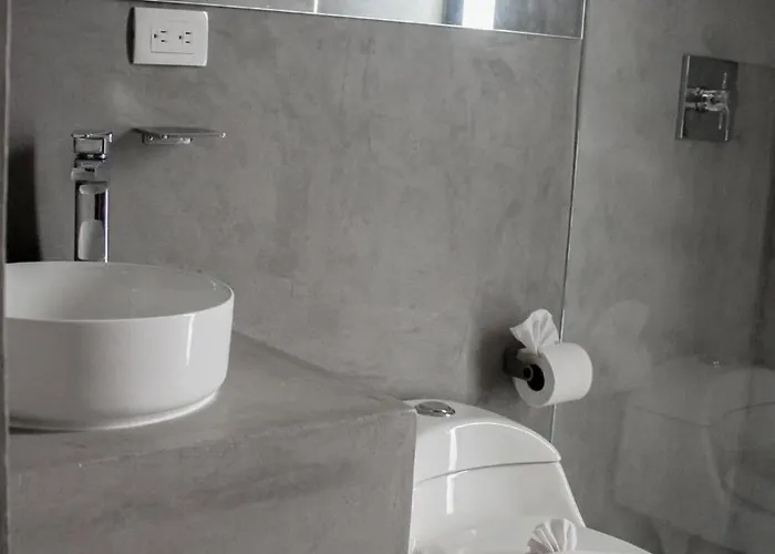 2 Bdrm-2 Baths For Groups & Music Lovers *