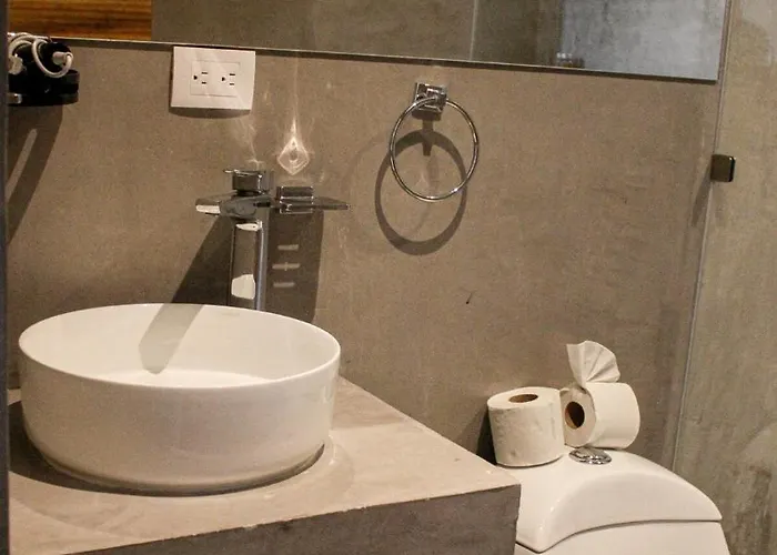 2 Bdrm-2 Baths For Groups & Music Lovers *
