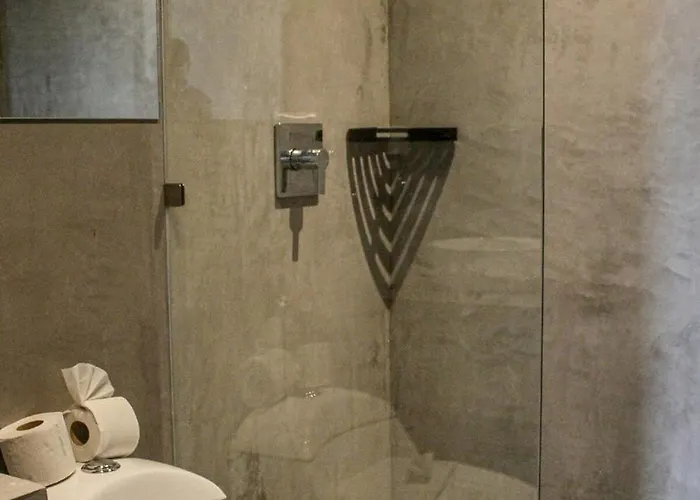 2 Bdrm-2 Baths For Groups & Music Lovers *