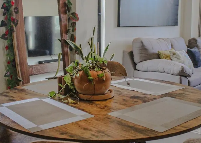 2 Bdrm-2 Baths For Groups & Music Lovers *